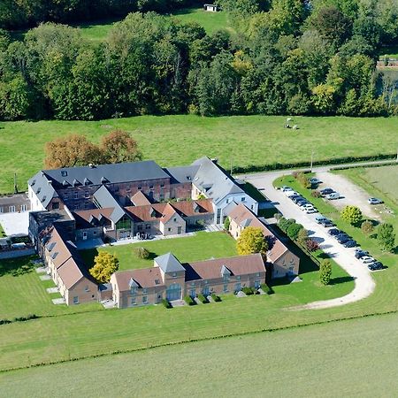 Aparthotel Le Manoir Du Capitaine Feluy Екстериор снимка