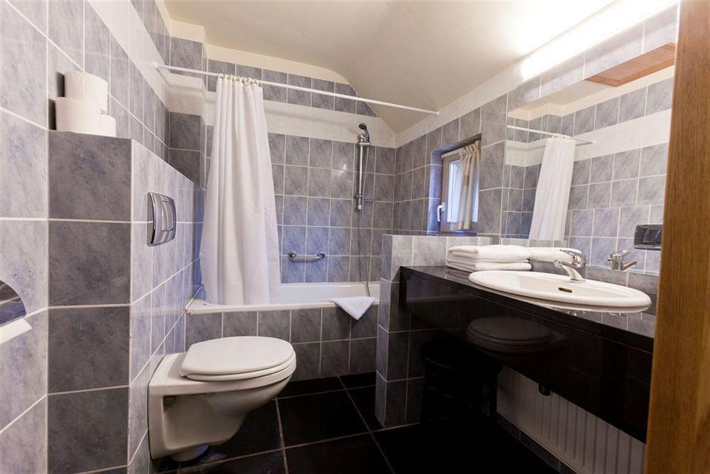 Aparthotel Le Manoir Du Capitaine Feluy Екстериор снимка