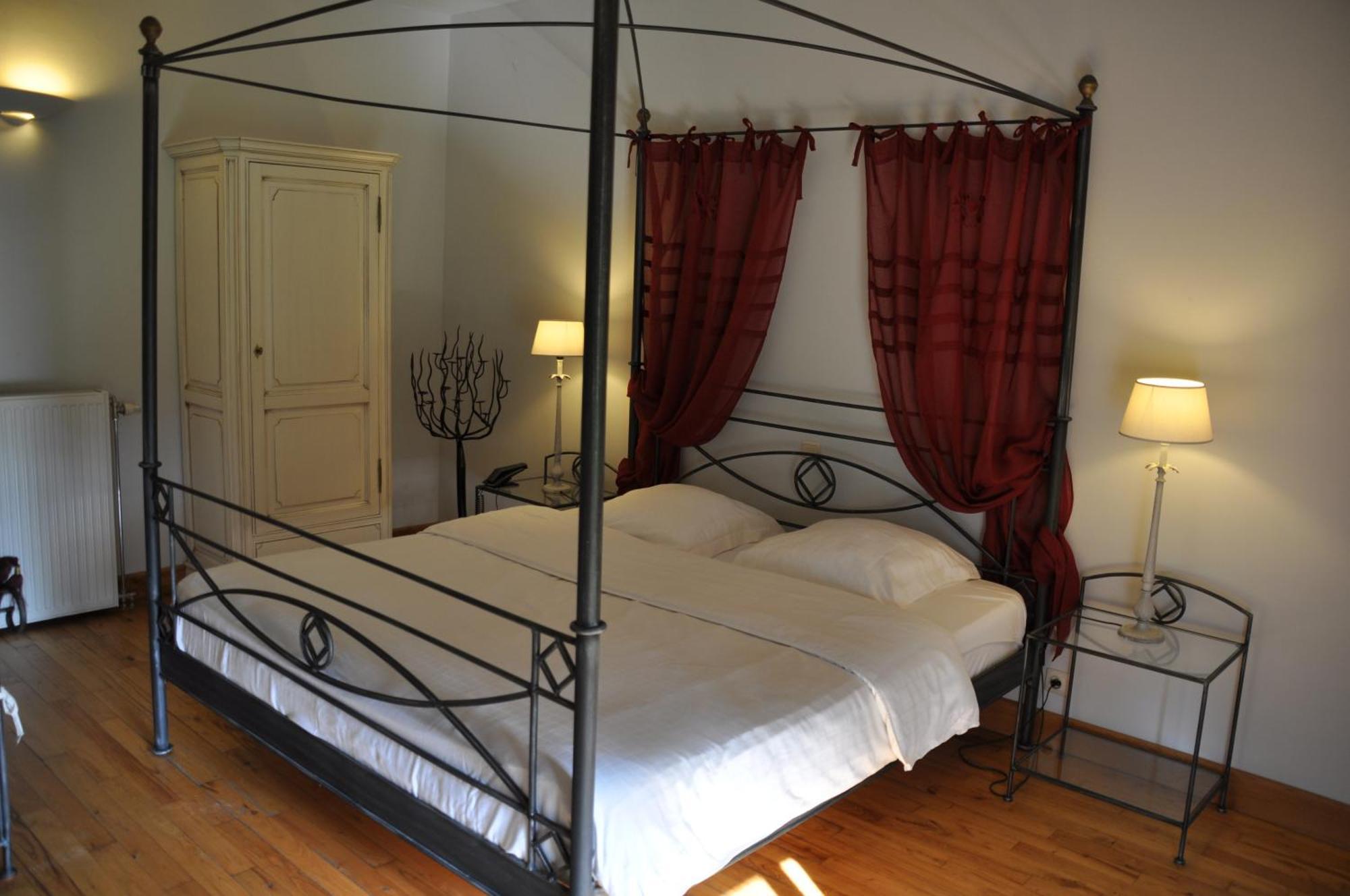 Aparthotel Le Manoir Du Capitaine Feluy Екстериор снимка