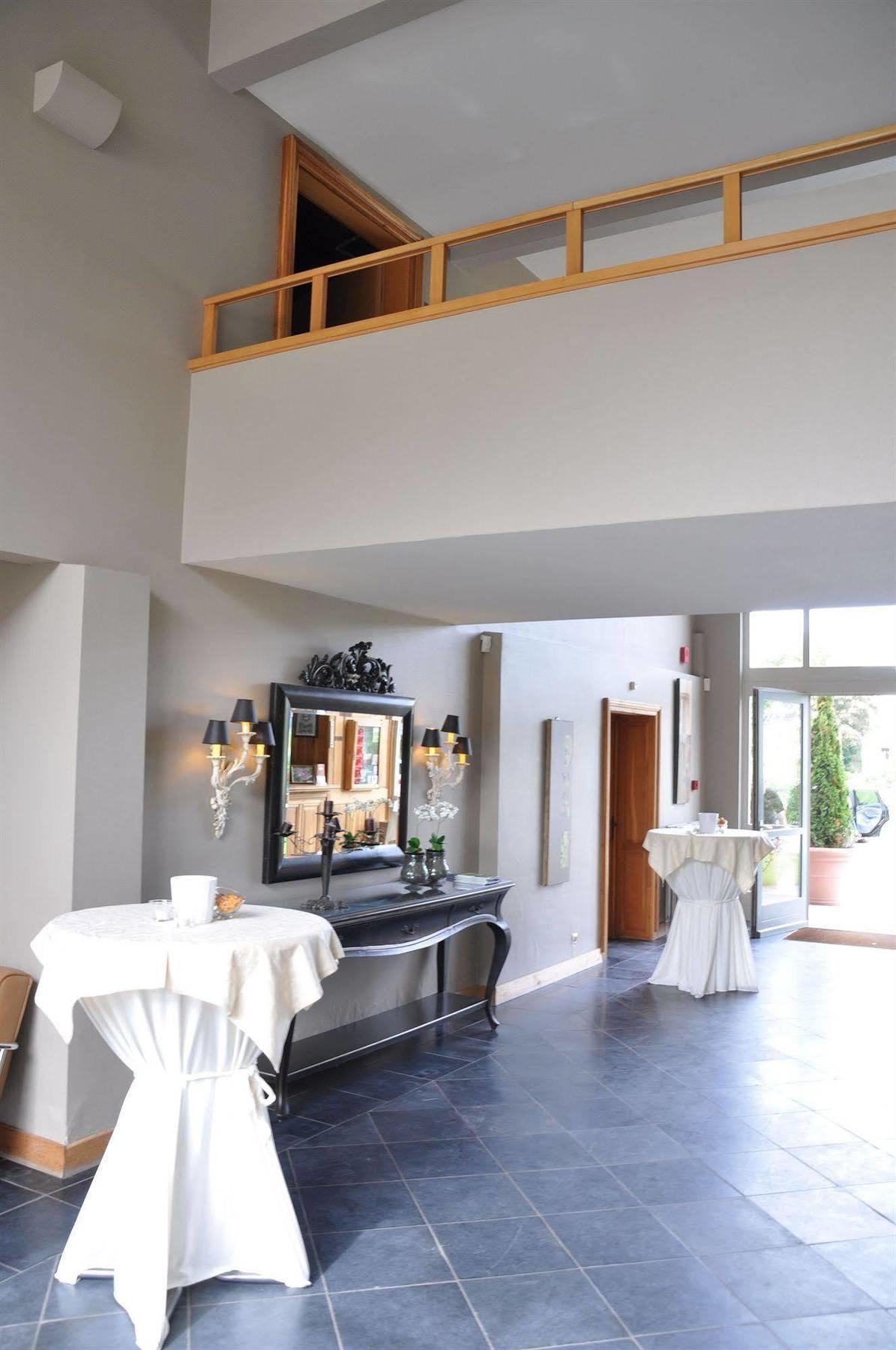Aparthotel Le Manoir Du Capitaine Feluy Екстериор снимка