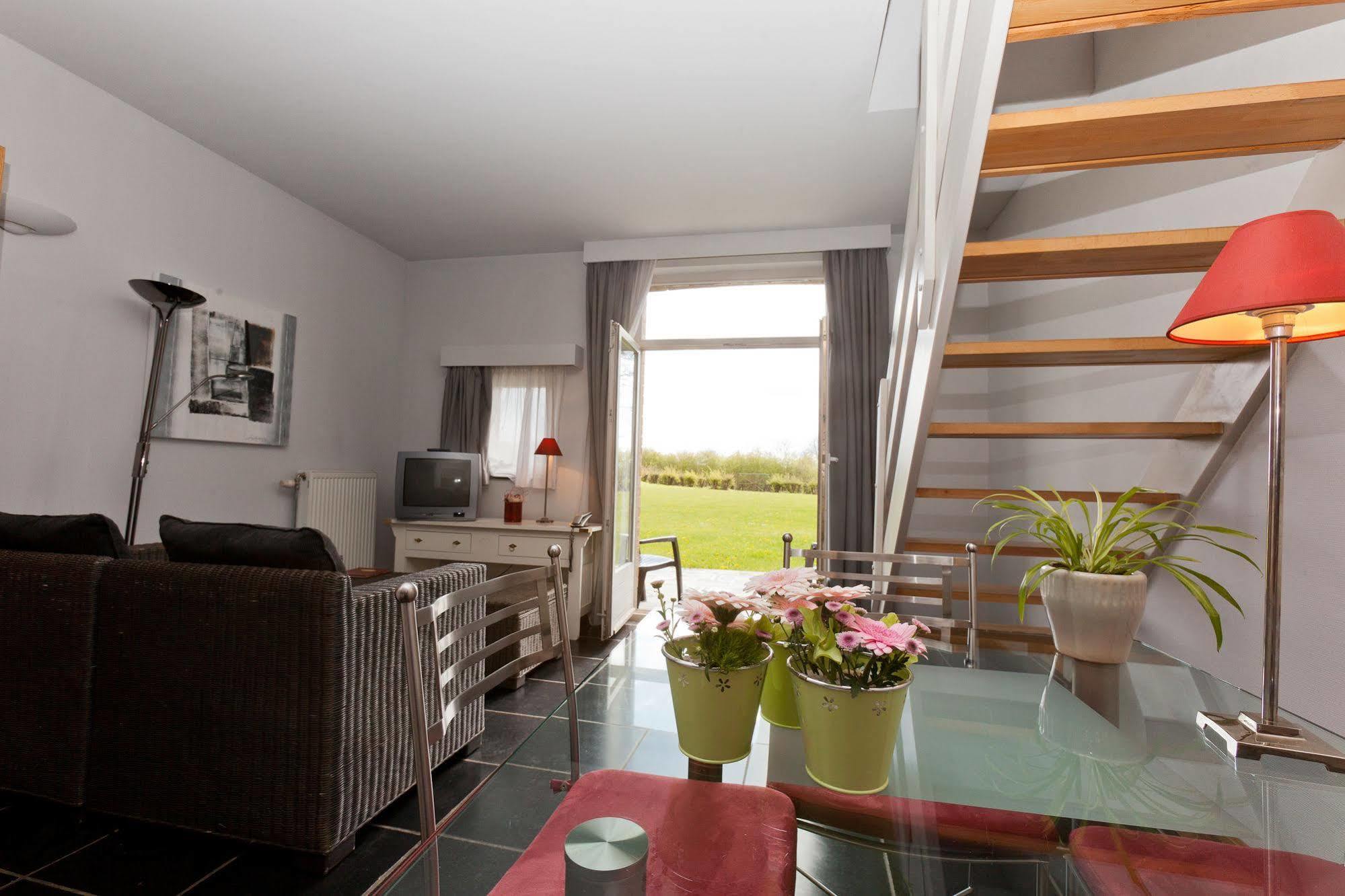 Aparthotel Le Manoir Du Capitaine Feluy Екстериор снимка