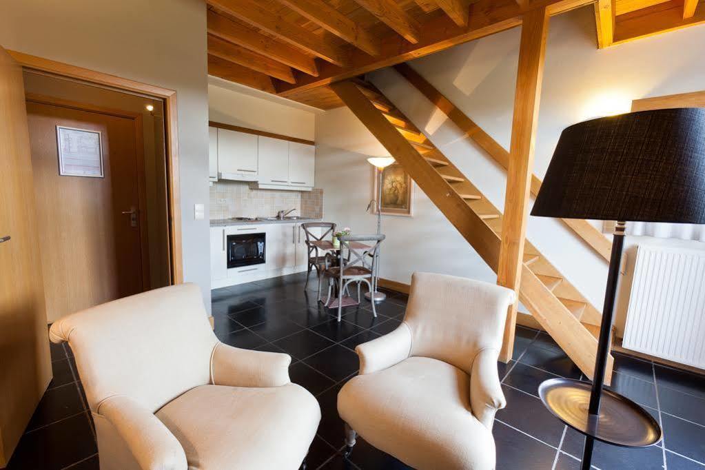 Aparthotel Le Manoir Du Capitaine Feluy Екстериор снимка